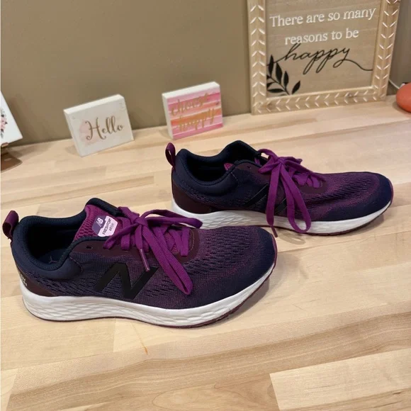 New Balance Women's Purple Fresh Foam Arishi Athletic Shoes - Picture 8 of 11